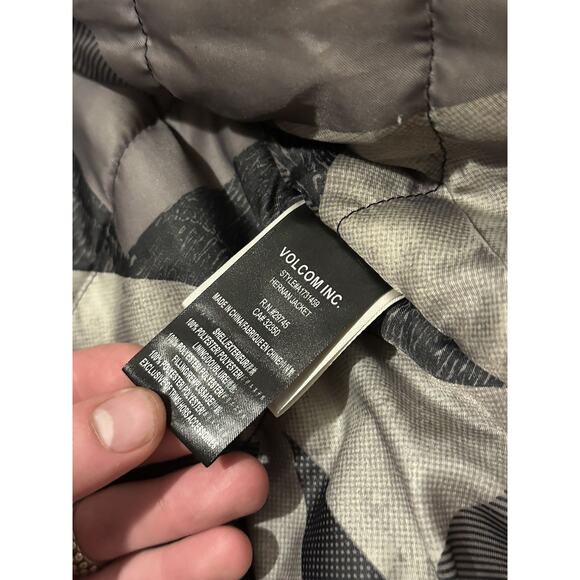 Y2K Volcom Hernan Tatical Ski Jacket - Picture 4 of 5